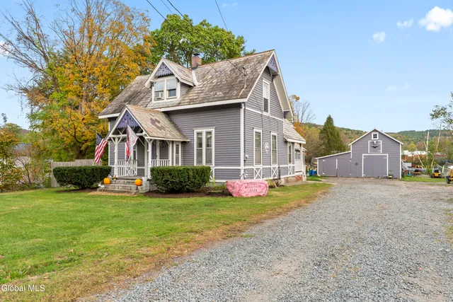 $299,900 | 4982 Highway 7, Hoosick, NY 12089