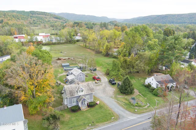 $299,900 | 4982 Highway 7, Hoosick, NY 12089