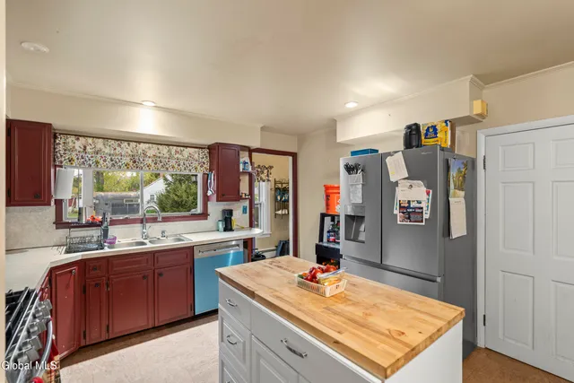 $299,900 | 4982 Highway 7, Hoosick, NY 12089