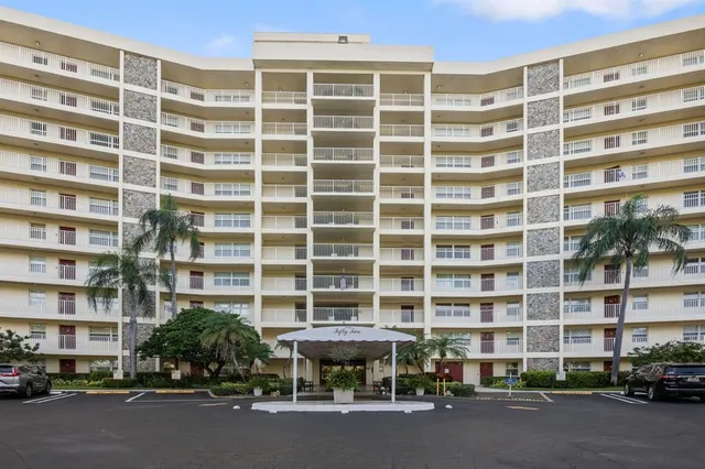 $185,000 | 3095 North Course Drive, Unit 1008, Pompano Beach, FL 33069