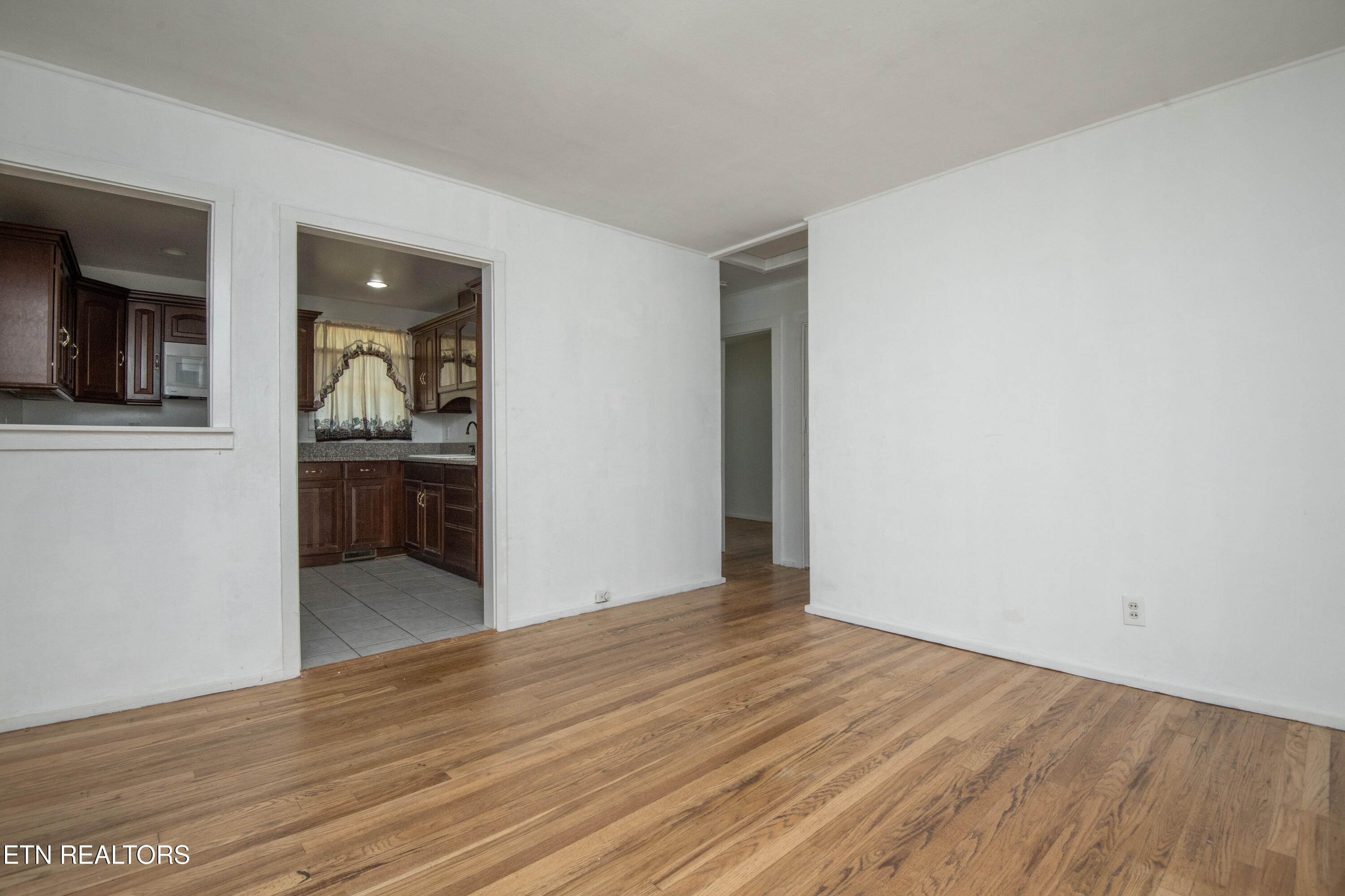 237 South Dillard Avenue Oak Ridge, TN 37830 - Photo 13 of 36 Family Room 4