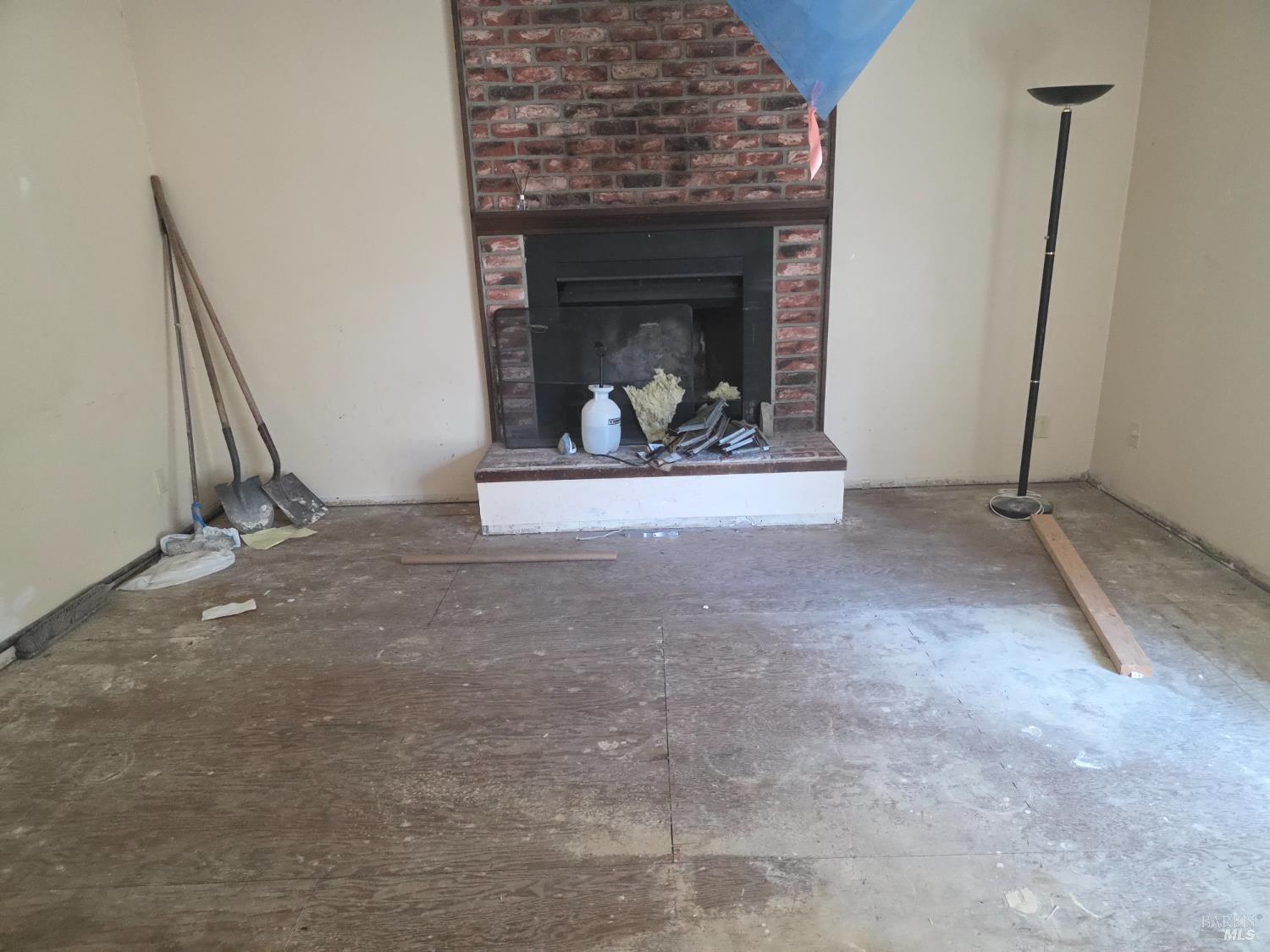 6375 San Benito Way Rohnert Park, CA 94928 - Photo 14 of 24 a view of a livingroom with a fireplace