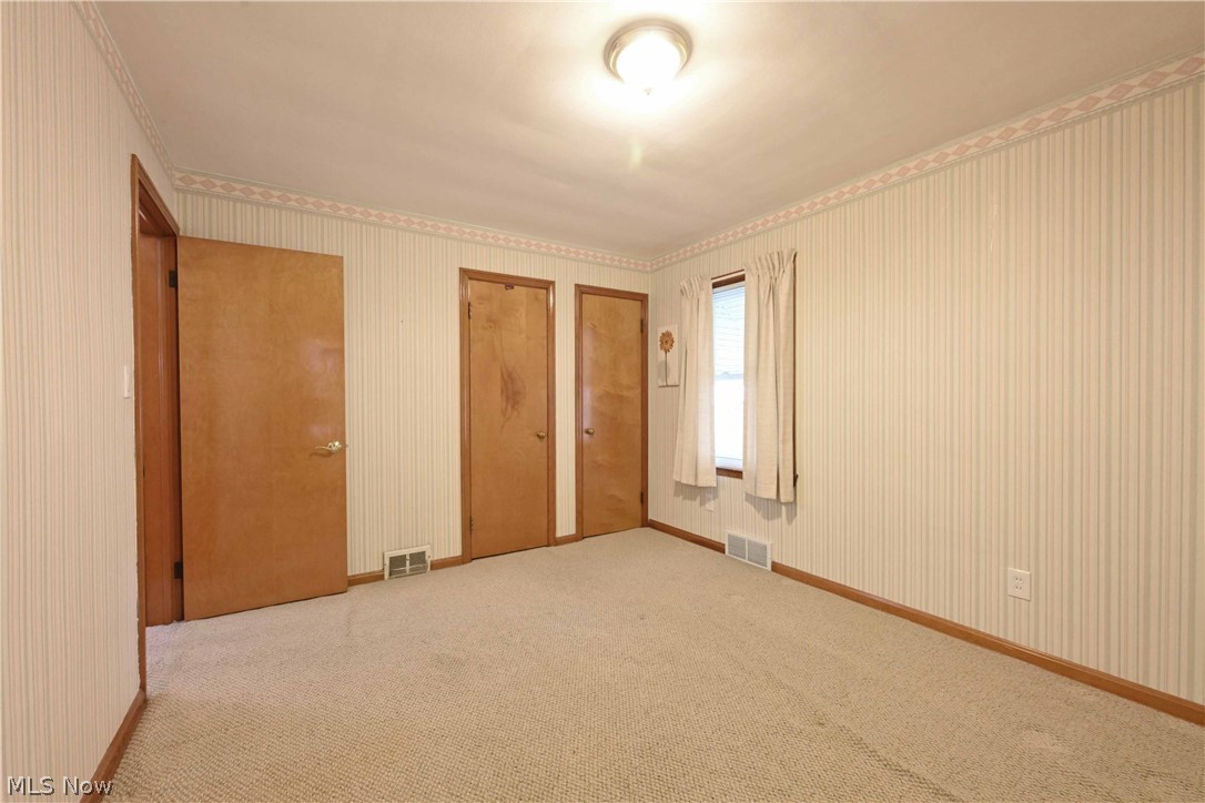 6210 Ridgewood Avenue Cleveland, OH 44129 - Photo 13 of 30 First floor bedroom