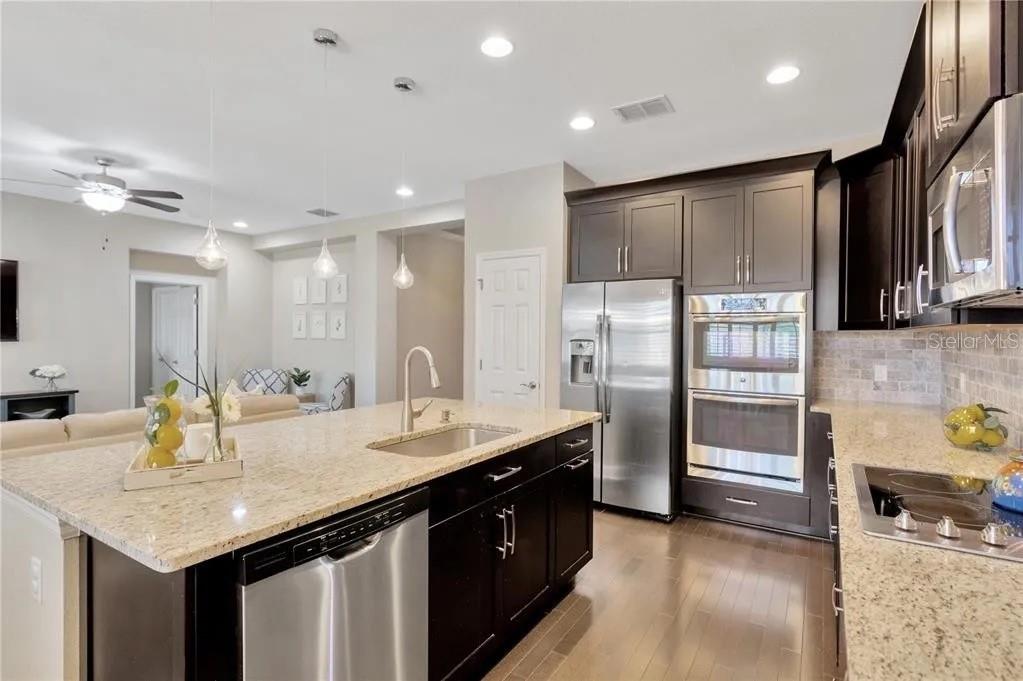 1607 Feather Grass Loop Lutz, FL 33558 - Photo 8 of 25