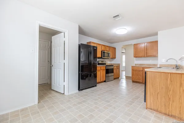 $1,850 | 125 Creek Run, Cibolo, TX 78108
