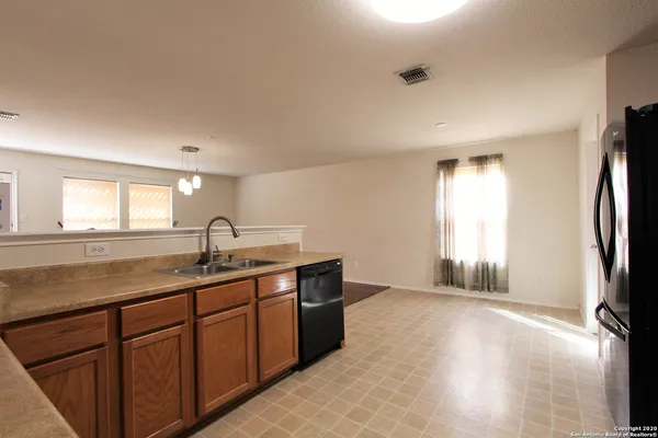$1,850 | 125 Creek Run, Cibolo, TX 78108