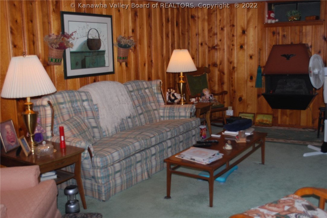 713 South Ritchie Avenue Ravenswood, WV 26164 - Photo 16 of 24 family room