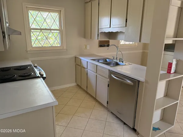 $2,500 | 803 Captain Kell Drive, Macon, GA 31204