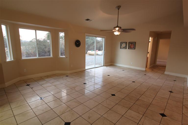 29998 Revis Road Coarsegold, CA 93614 - Photo 6 of 24 Gallery Image 6