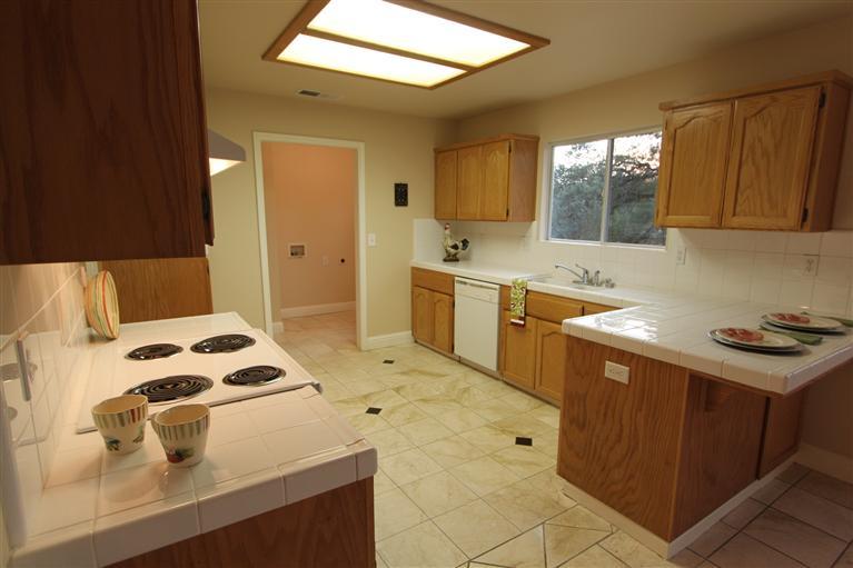 29998 Revis Road Coarsegold, CA 93614 - Photo 8 of 24 Gallery Image 8