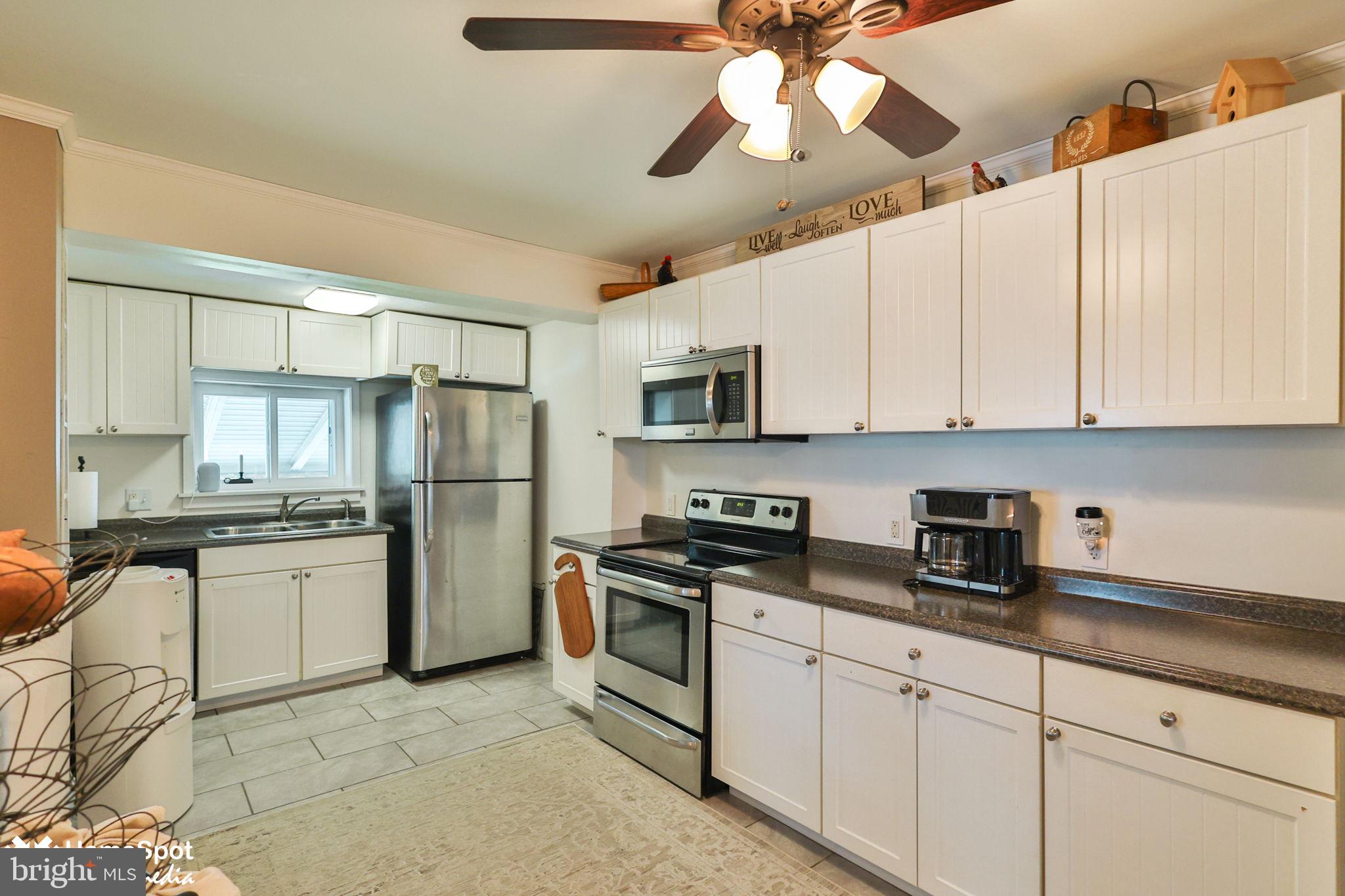 247 Adrain Street Emmaus, PA 18049 - Photo 8 of 28
