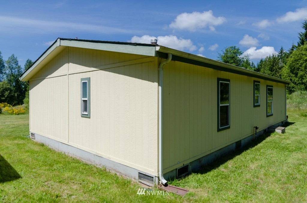 33209 Locke Road Roy, WA 98580 - Photo 6 of 25 Gallery Image 6
