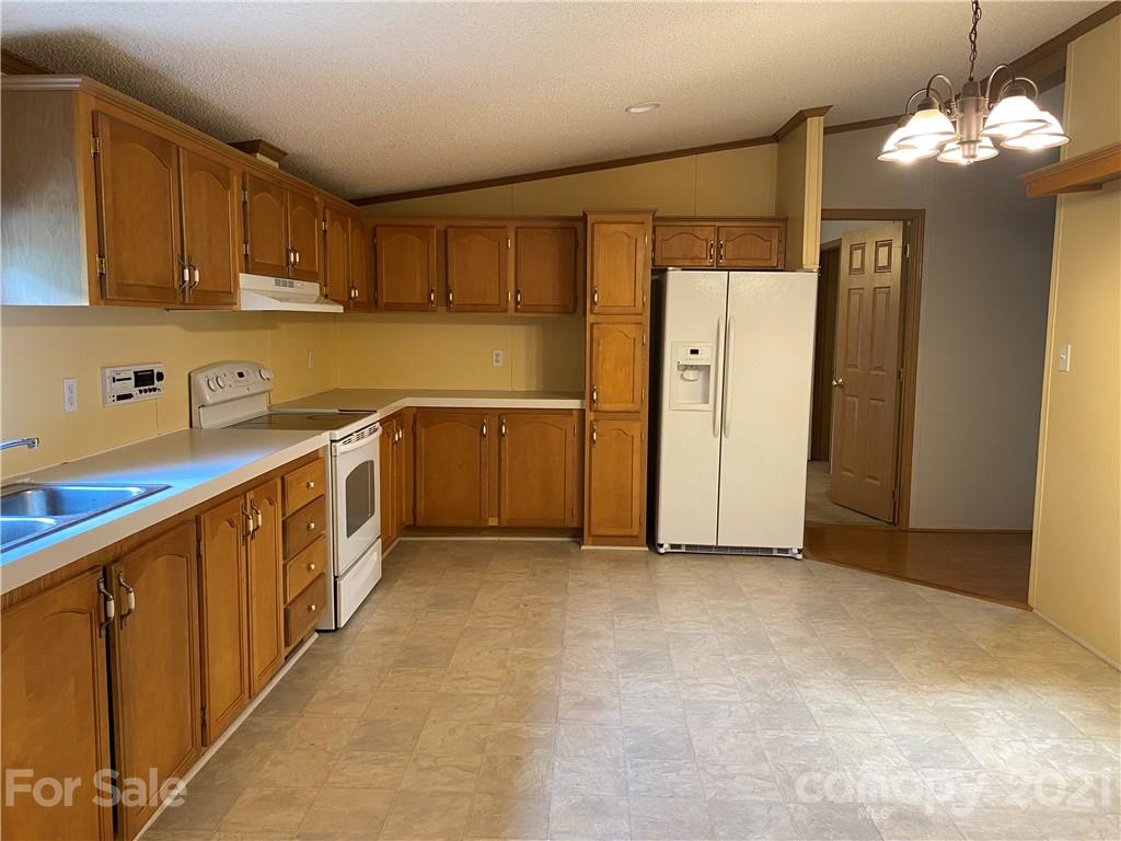 2475 Messer Road Valdese, NC 28690 - Photo 3 of 9 Gallery Image 3