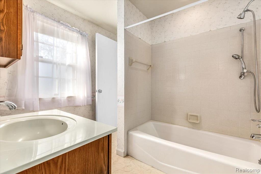 125 Stephens Road Grosse Pointe Farms, MI 48236 - Photo 30 of 50