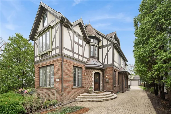 $1,869,000 | 556 Willow Road, Winnetka, IL 60093