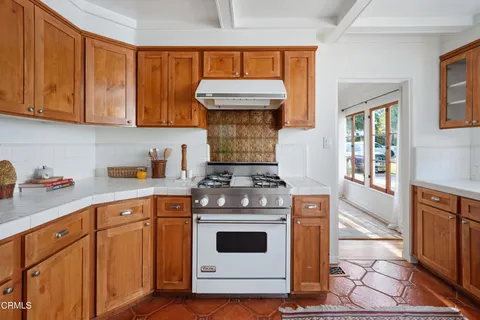 $1,365,000 | 1334 Carmen Drive, Glendale, CA 91207
