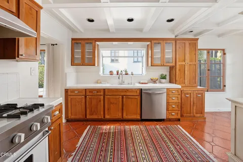 $1,365,000 | 1334 Carmen Drive, Glendale, CA 91207