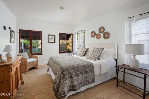 $1,365,000 | 1334 Carmen Drive, Glendale, CA 91207