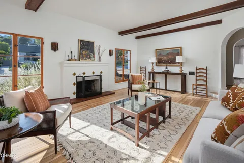 $1,365,000 | 1334 Carmen Drive, Glendale, CA 91207