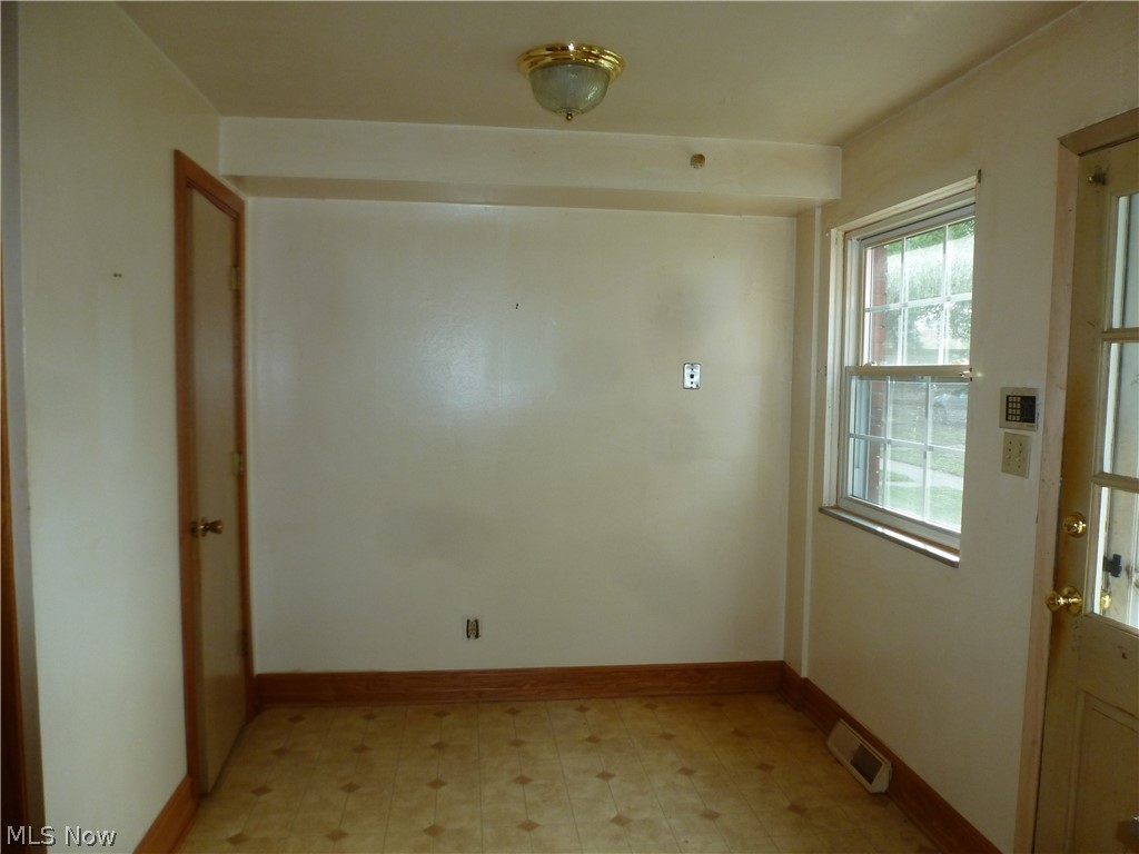 20151 Grannis Road, Unit 9 Cleveland, OH 44126 - Photo 12 of 25 Gallery Image 12