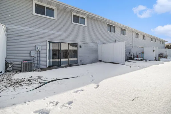 $233,900 | 2617 Knollwood Drive, Crown Point, IN 46307