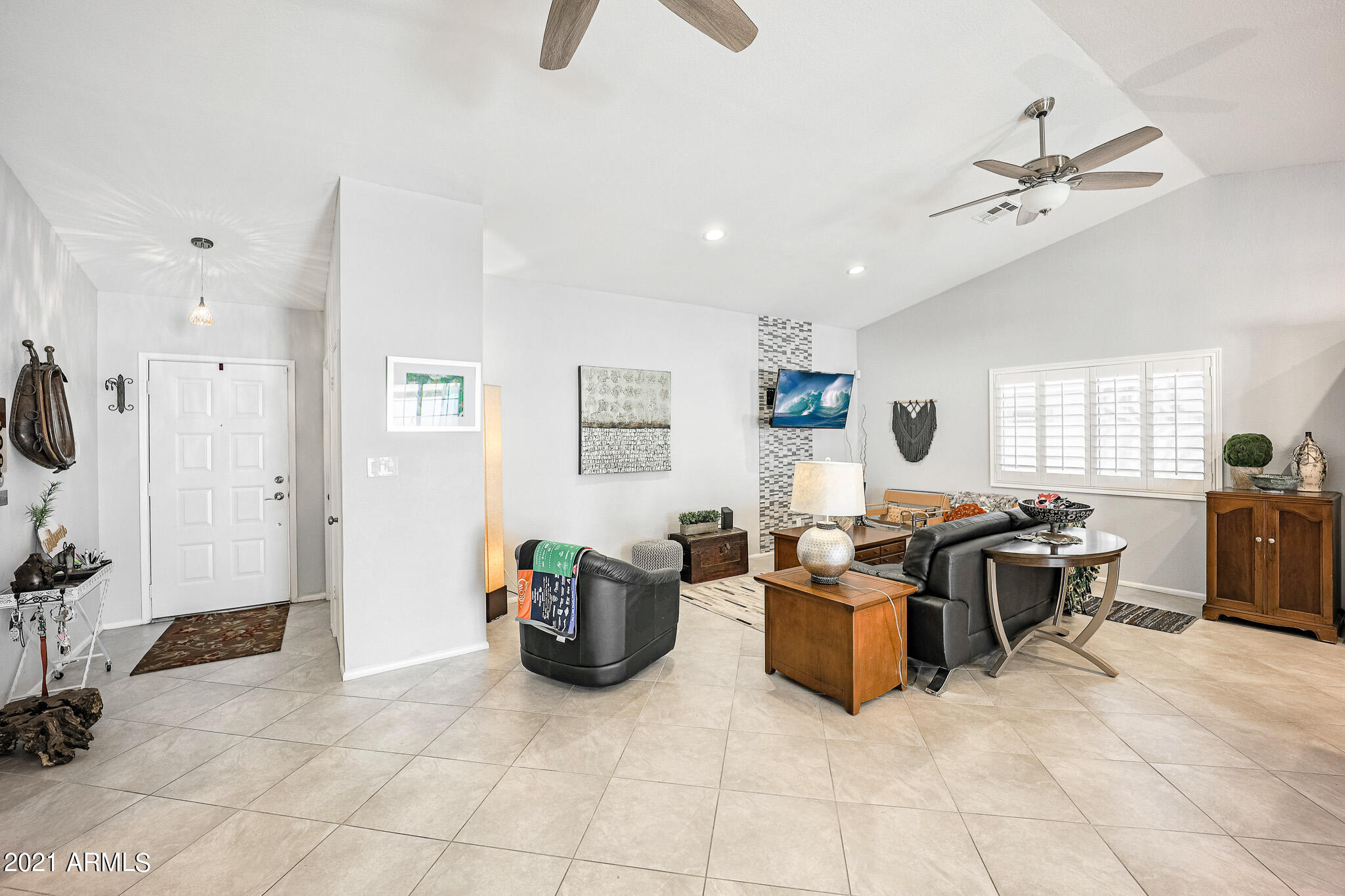 1006 East Grandview Road Phoenix, AZ 85022 - Photo 2 of 14 B (2) (1)