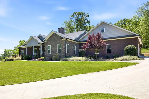 $995,000 | 9265 North Hickory Valley Road, Chattanooga, TN 37416