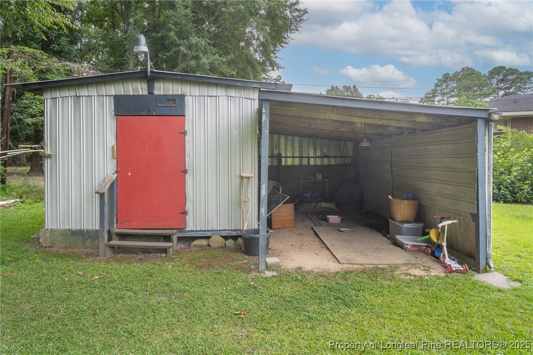 1012 Asbury Road Eastover, NC 28312 - Photo 11 of 39