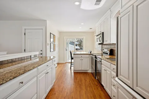 $800,000 | 5604 Highwood Drive, Edina, MN 55436