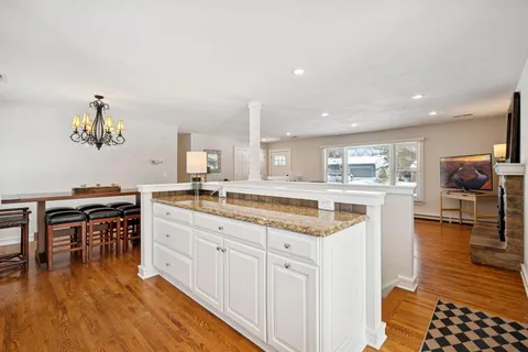 $800,000 | 5604 Highwood Drive, Edina, MN 55436