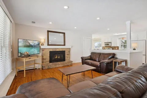 $800,000 | 5604 Highwood Drive, Edina, MN 55436