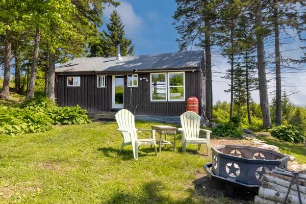 $900,000 | 533 Mt Ephraim Road, Searsport, ME 04974