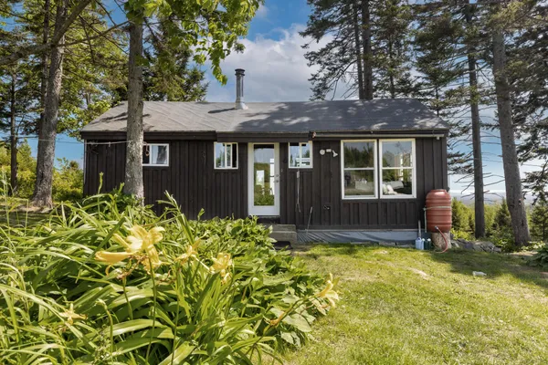 $900,000 | 533 Mt Ephraim Road, Searsport, ME 04974