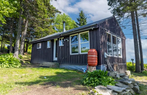 $900,000 | 533 Mt Ephraim Road, Searsport, ME 04974