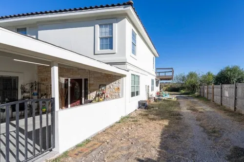 $2,800 | 105 Sunrise Drive, Unit B, Kyle, TX 78640