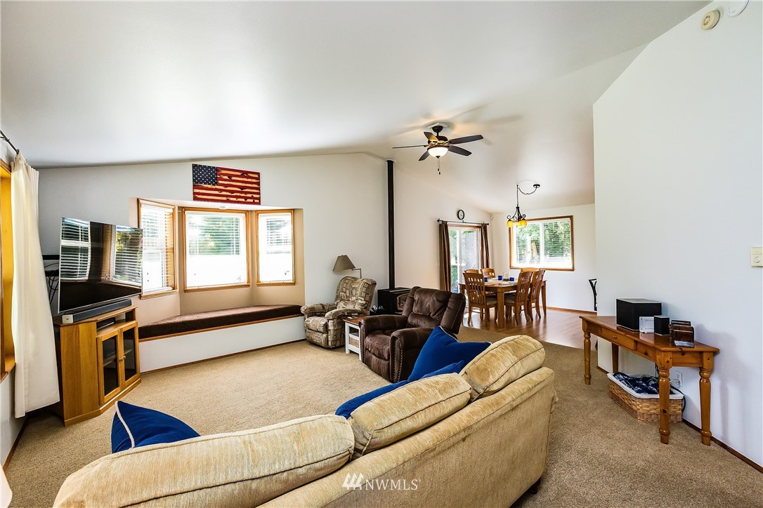 4201 Beauty Lake Road Southwest Port Orchard, WA 98367 - Photo 5 of 25 Gallery Image 5