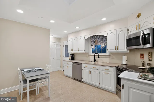 $529,900 | 2816 Landon Drive, Wilmington, DE 19810