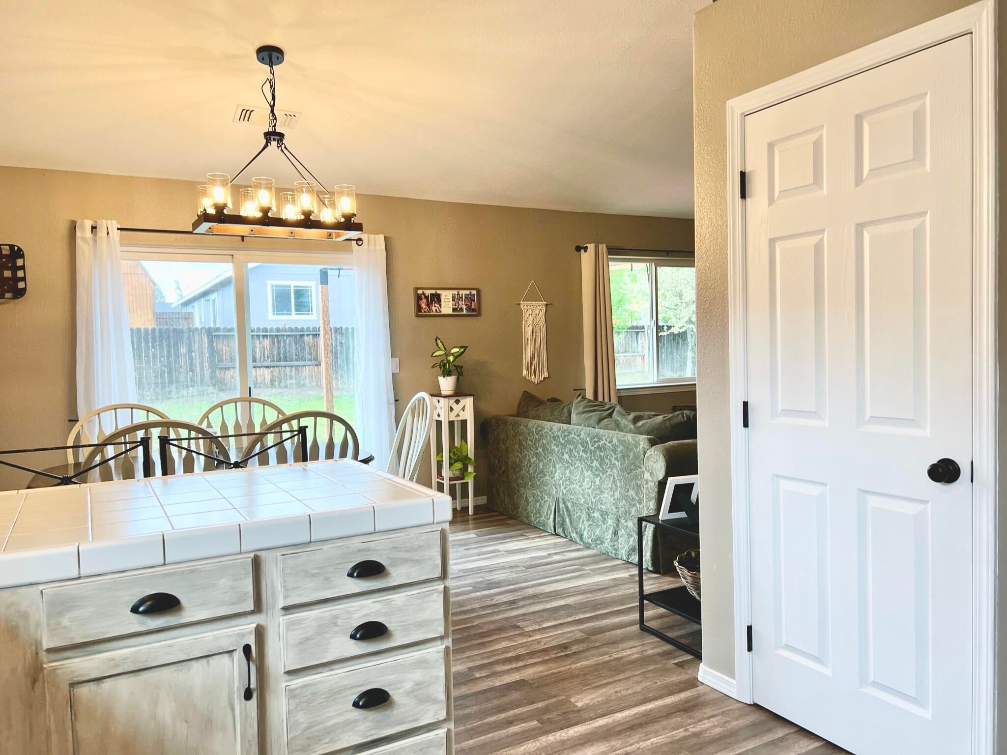 7339 Ruth Drive Klamath Falls, OR 97603 - Photo 11 of 29 IMG_1366