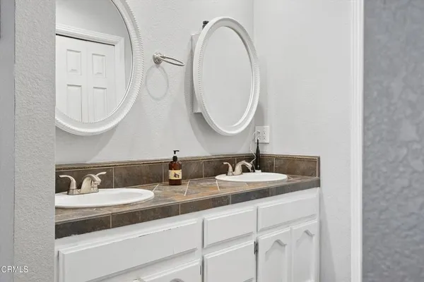 $479,900 | 9500 Huntsman Oak Court, Bakersfield, CA 93311