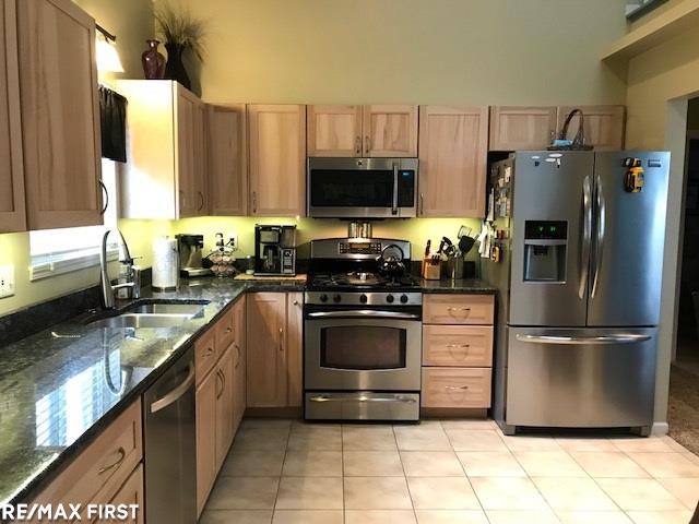 28142 Ruby Court New Baltimore, MI 48047 - Photo 3 of 28 31365471-2.JPG