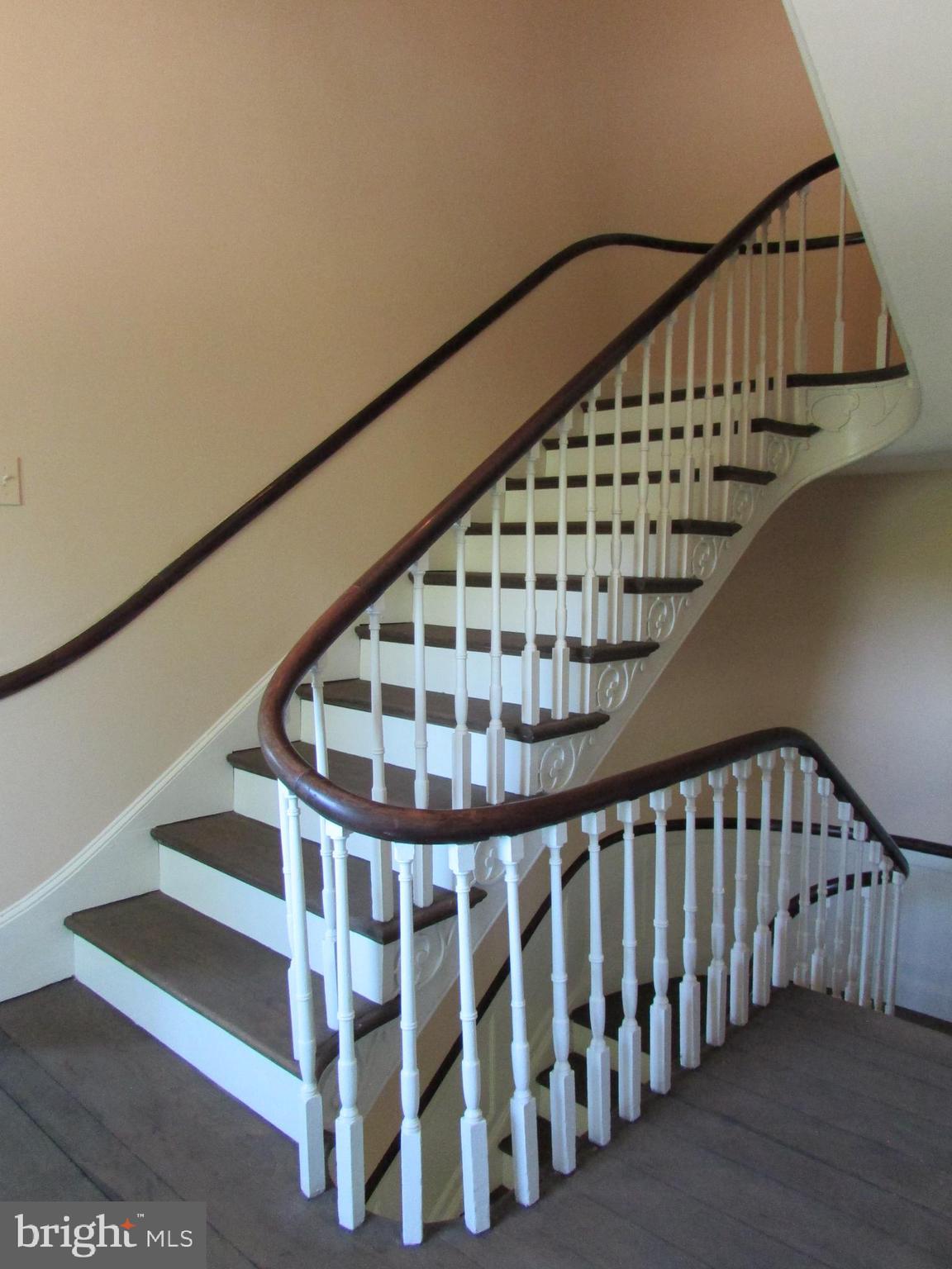 464 Covered Bridge Road Oley, PA 19547 - Photo 18 of 41 Staircase