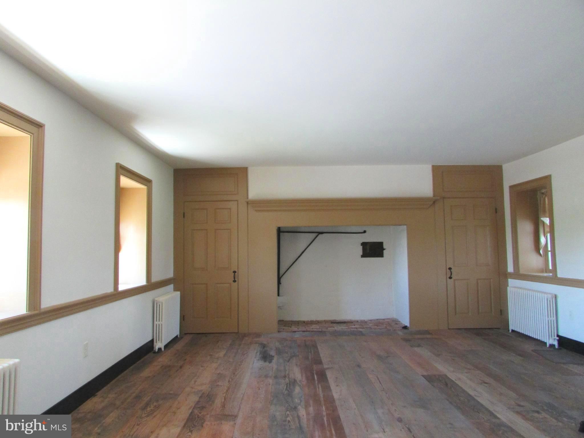 464 Covered Bridge Road Oley, PA 19547 - Photo 7 of 41 Keeping Room