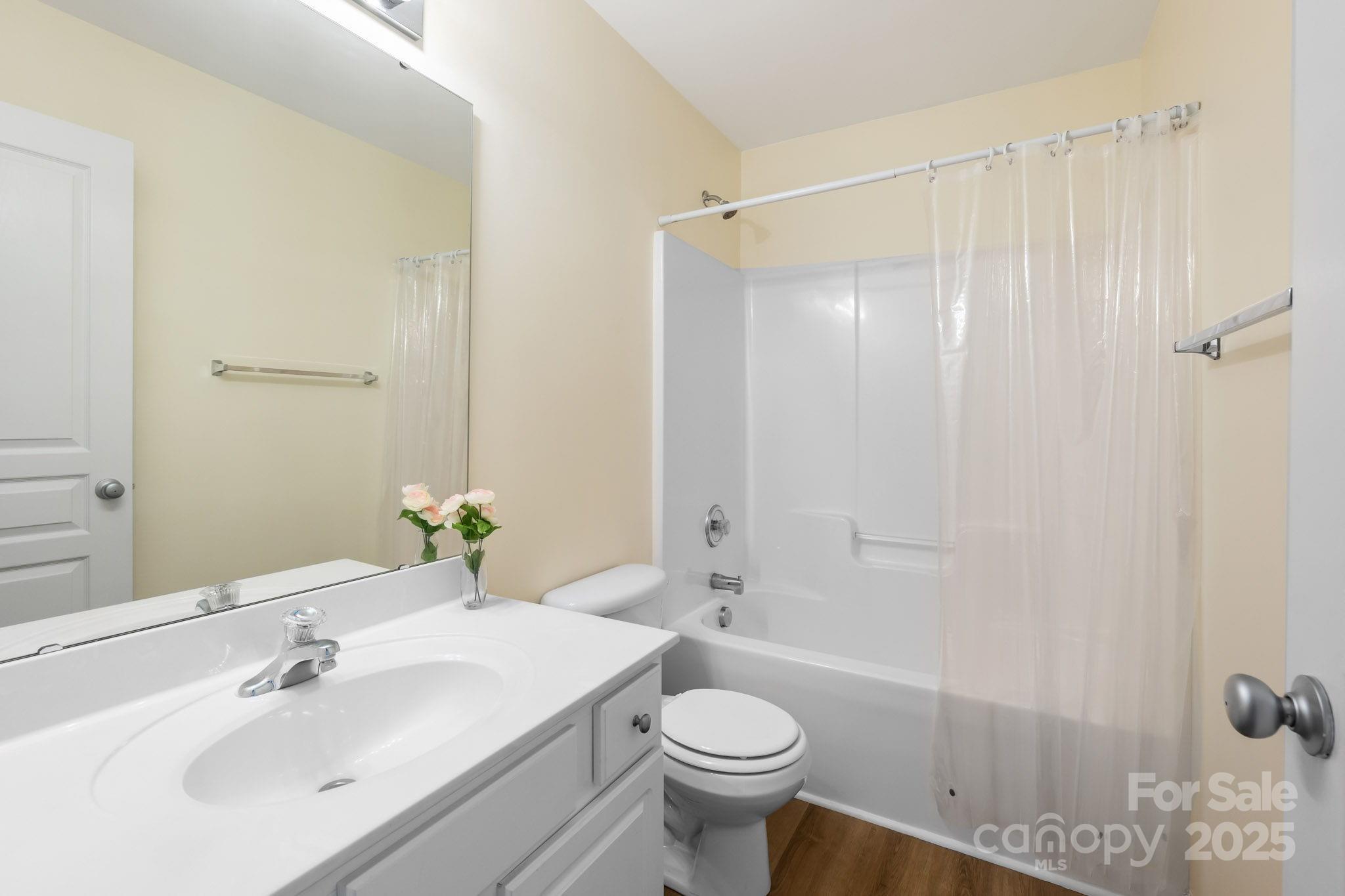 811 Gentlewinds Court Fort Mill, SC 29708 - Photo 20 of 25 a bathroom with a sink toilet and shower