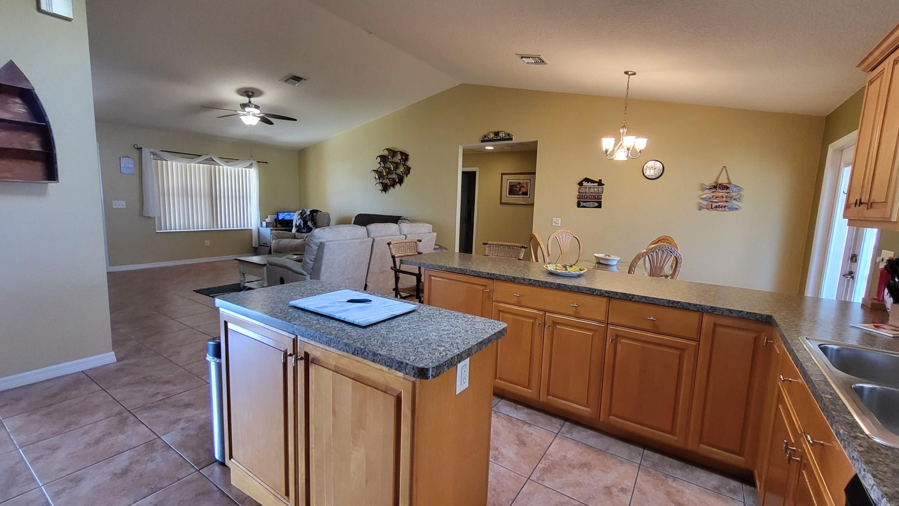 1157 24 Street Okeechobee, FL 34974 - Photo 12 of 46 20260217_135633