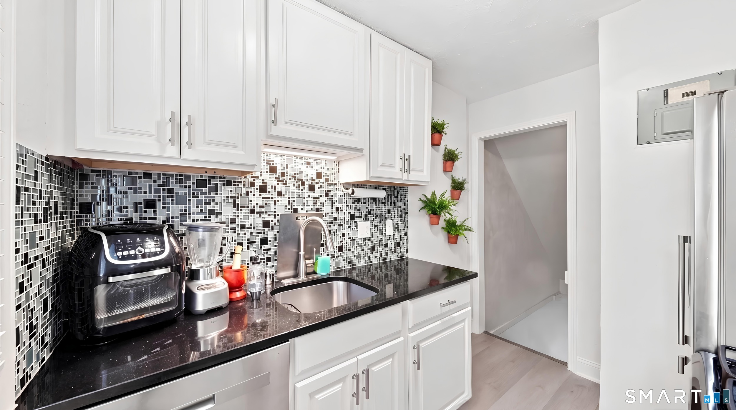210 Sylvan Knoll Road Stamford, CT 06902 - Photo 14 of 29 Main Level Kitchen