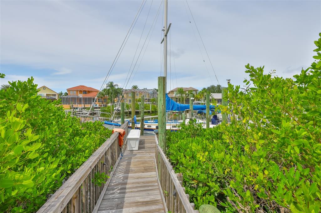 913 Allegro Lane Apollo Beach, FL 33572 - Photo 41 of 57 a view of a potted flower in the corridor