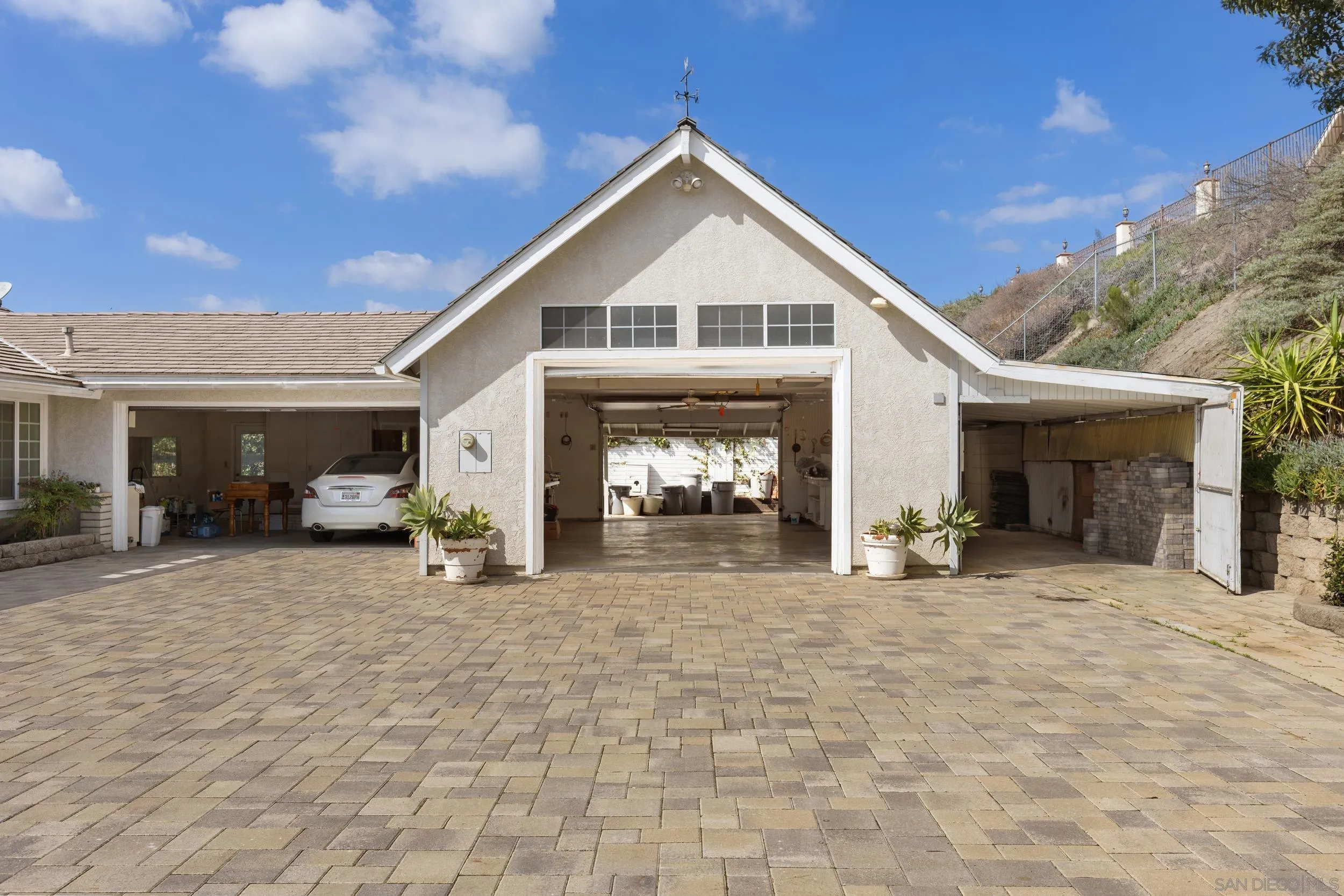 481 Stable Ridge Street El Cajon, CA 92019 - Photo 6 of 42 Gallery Image 6