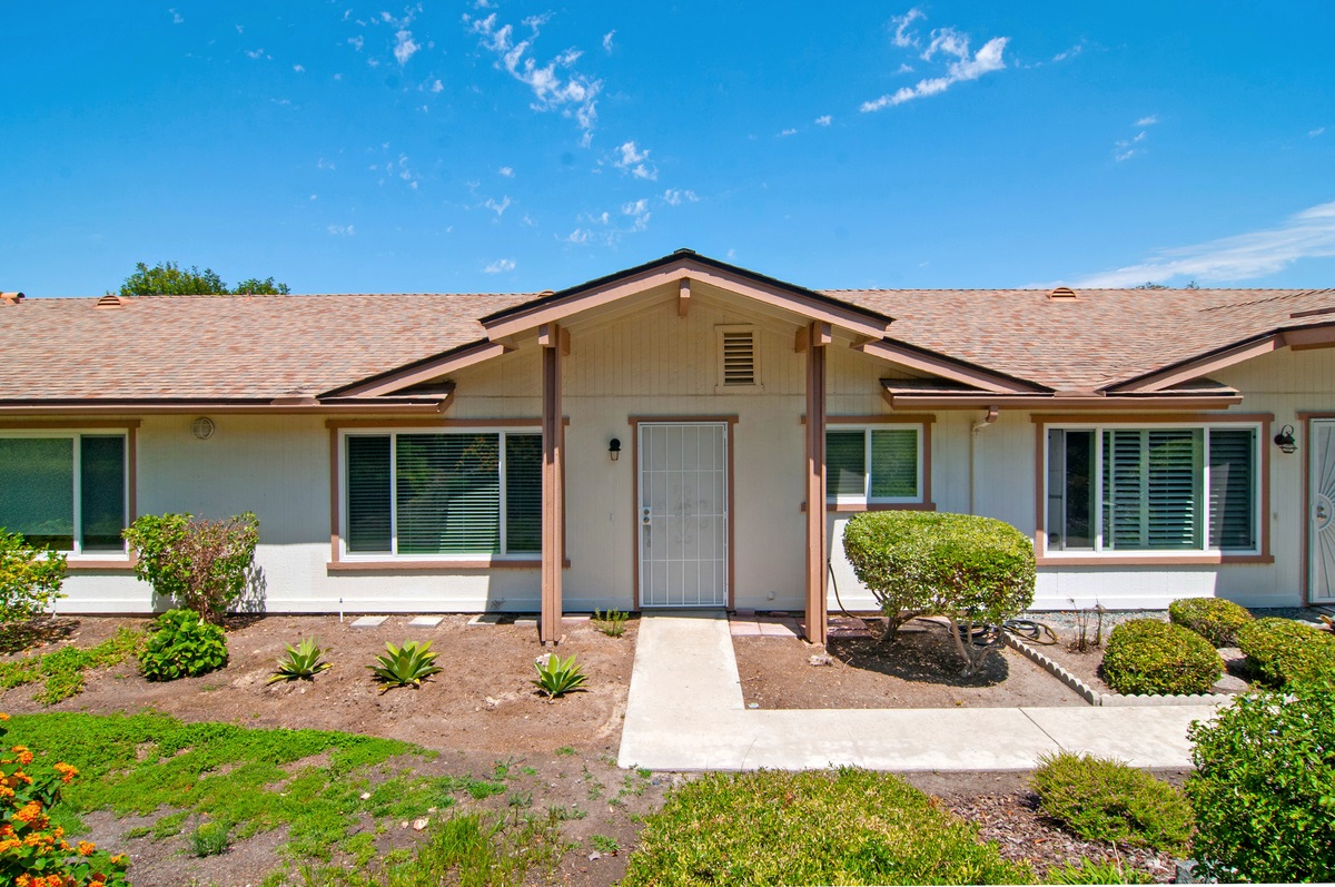 4271 Dowitcher Way Oceanside, CA 92057 - Photo 1 of 25 Gallery Image 1