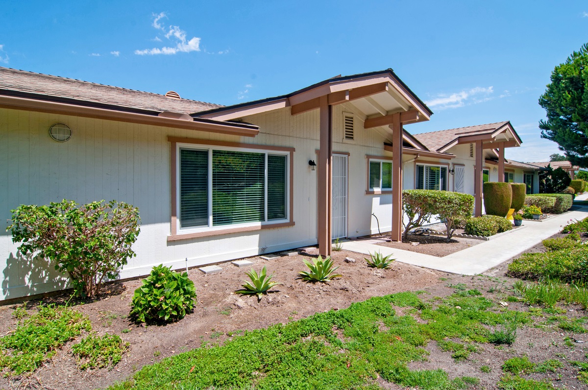 4271 Dowitcher Way Oceanside, CA 92057 - Photo 2 of 25 Gallery Image 2
