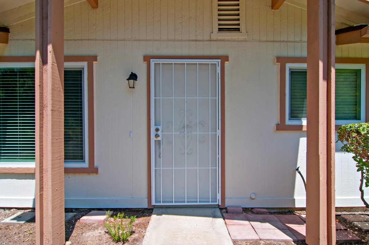 4271 Dowitcher Way Oceanside, CA 92057 - Photo 3 of 25 Gallery Image 3